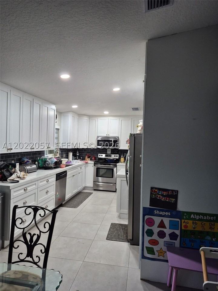 22064 Sw 125th Ave - Photo 3 of 3