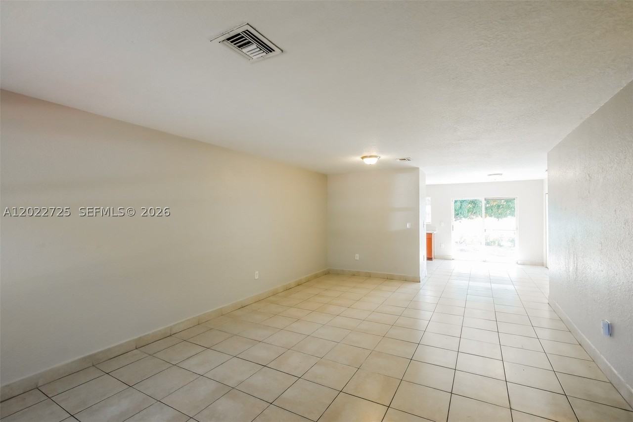 19420 Nw 32nd Ave - Photo 2 of 18