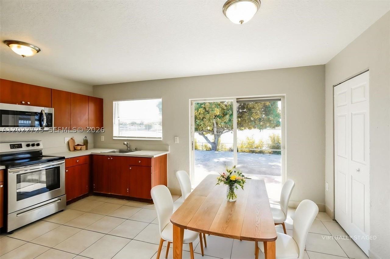 19420 Nw 32nd Ave - Photo 6 of 18