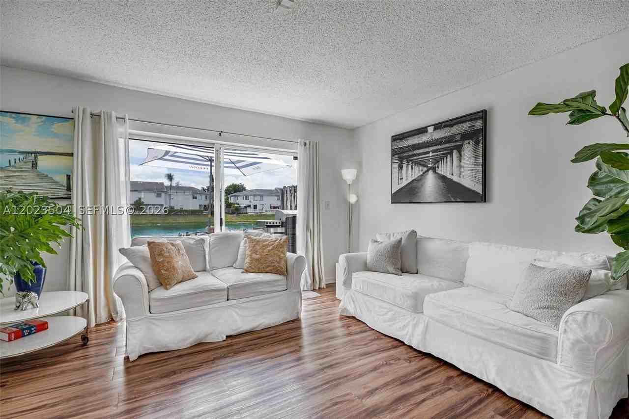 14207 Sw 121st Pl - Photo 2 of 39