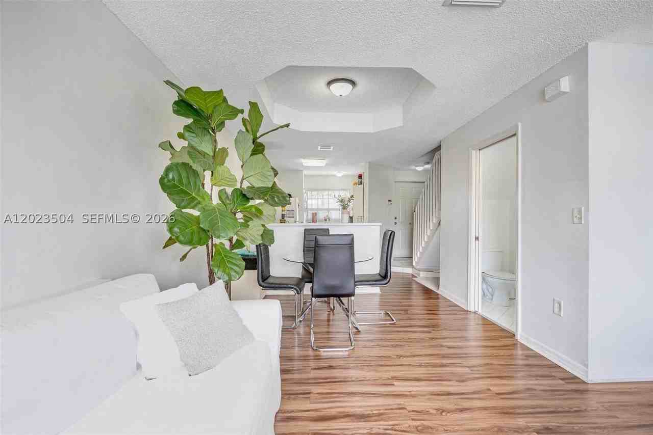 14207 Sw 121st Pl - Photo 7 of 39
