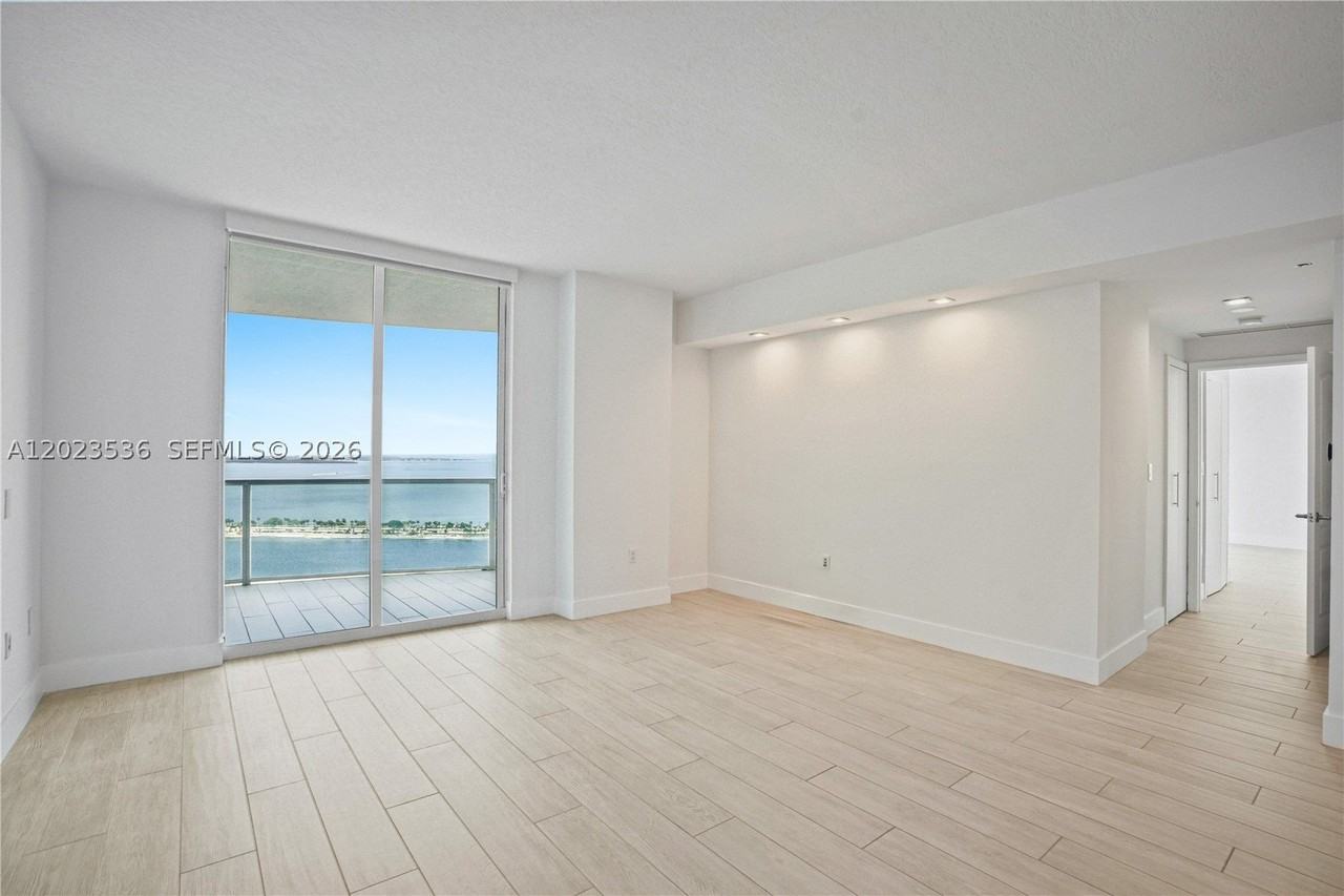 2101 Brickell Ave #3105 - Photo 2 of 32