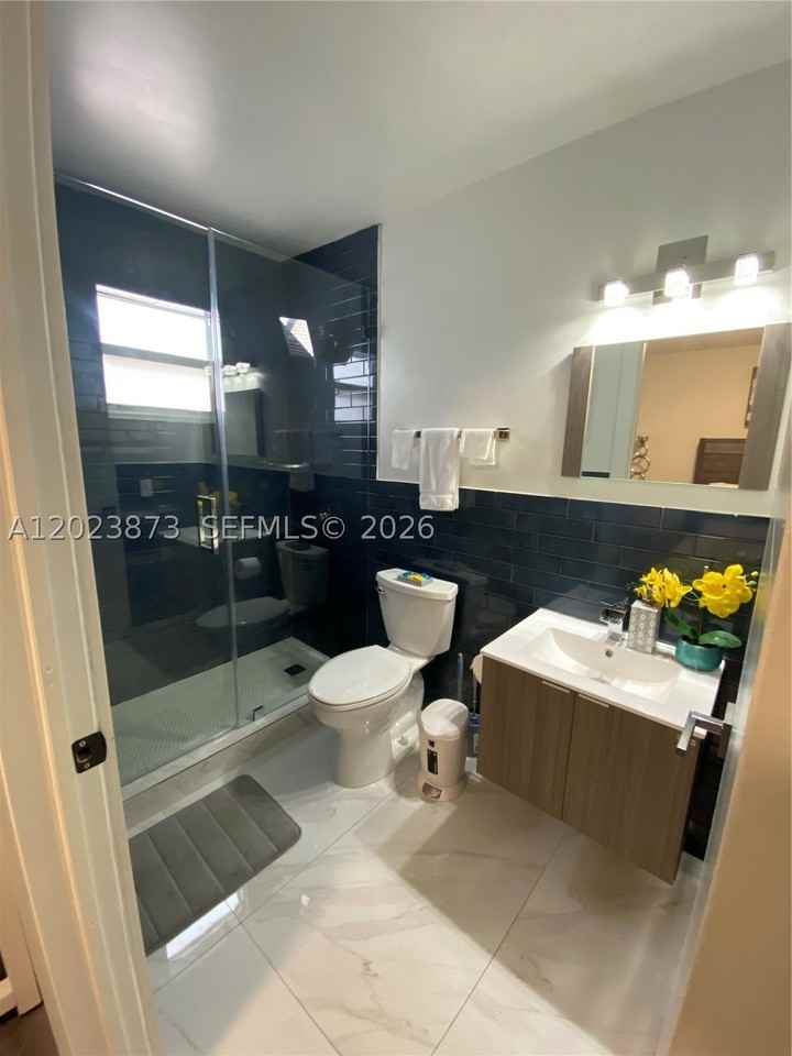 4727 Nw 5th Ave #4727 - Photo 6 of 27