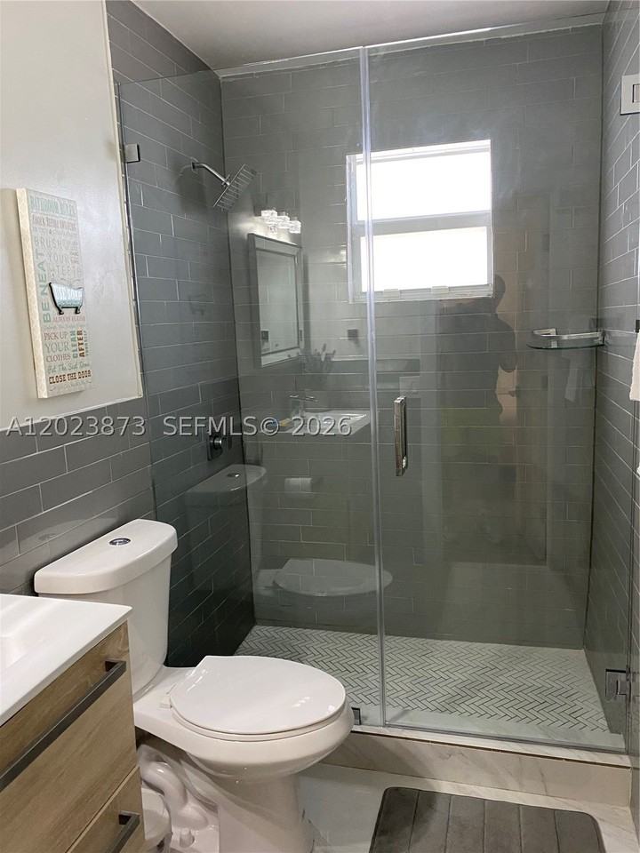 4727 Nw 5th Ave #4727 - Photo 7 of 27