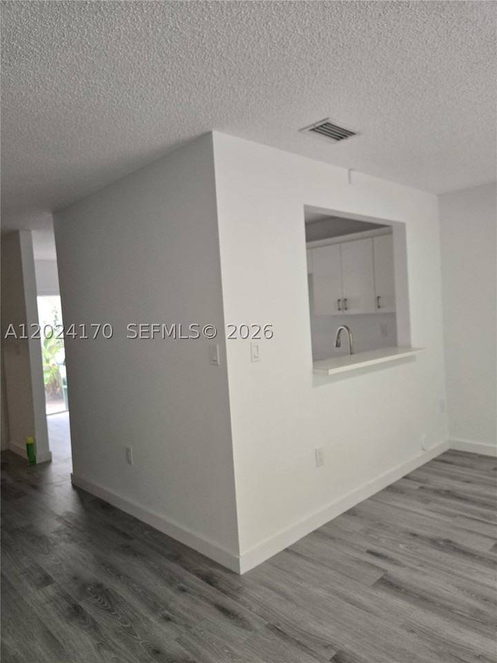 9835 Nw 43rd Ter #9835 - Photo 6 of 24