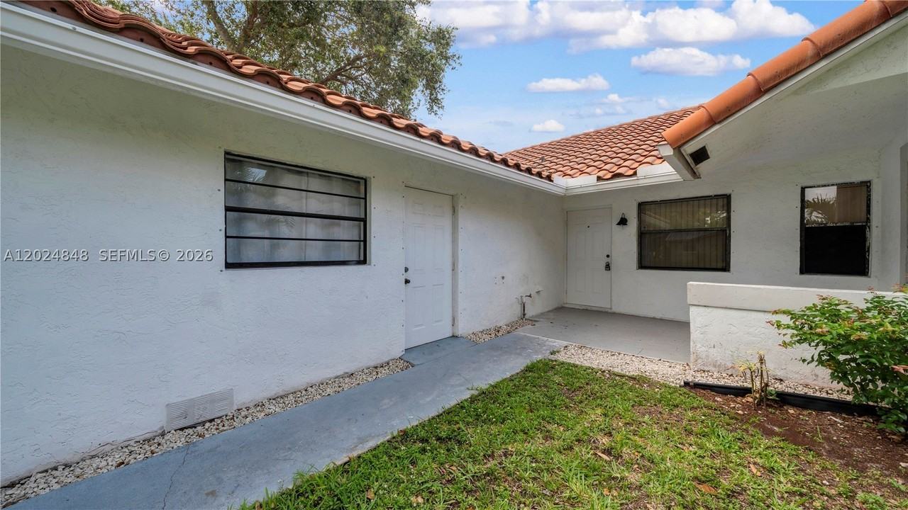 10520 Nw 41st St #10520 - Photo 3 of 34