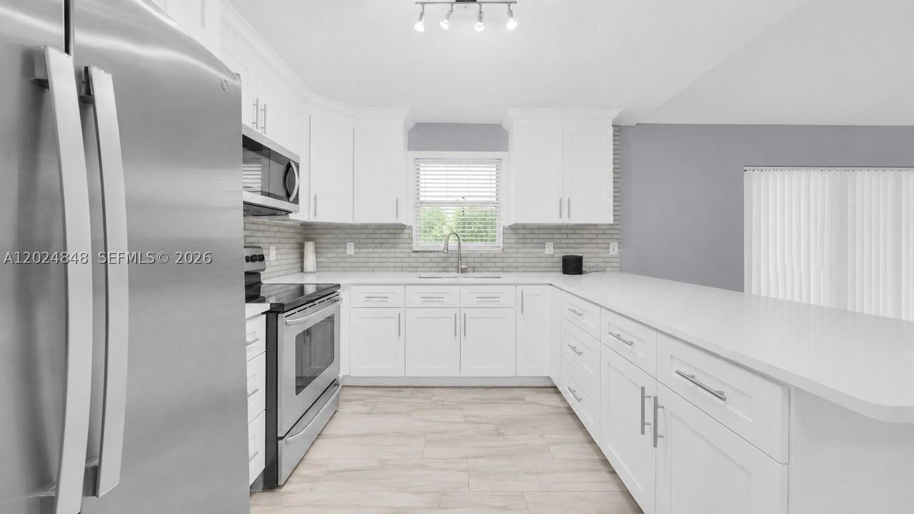 10520 Nw 41st St #10520 - Photo 7 of 34