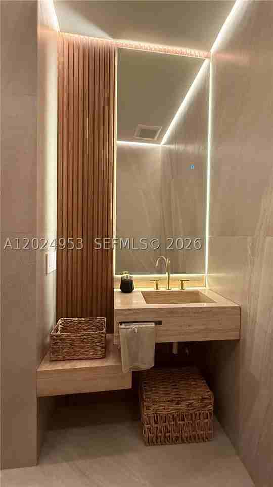 4426 Greenway Dr - Photo 6 of 40