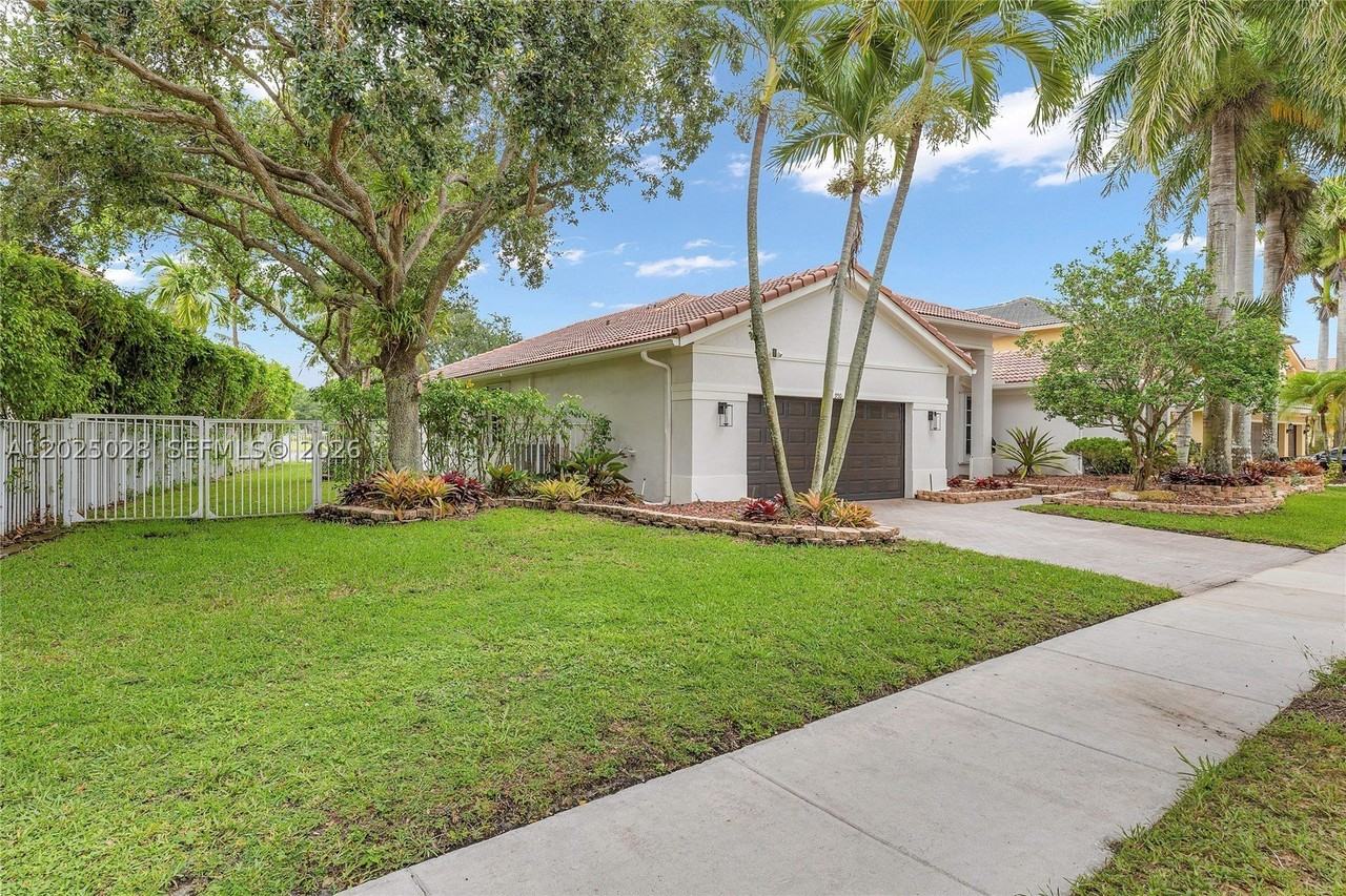 950 Marina Dr - Photo 4 of 50