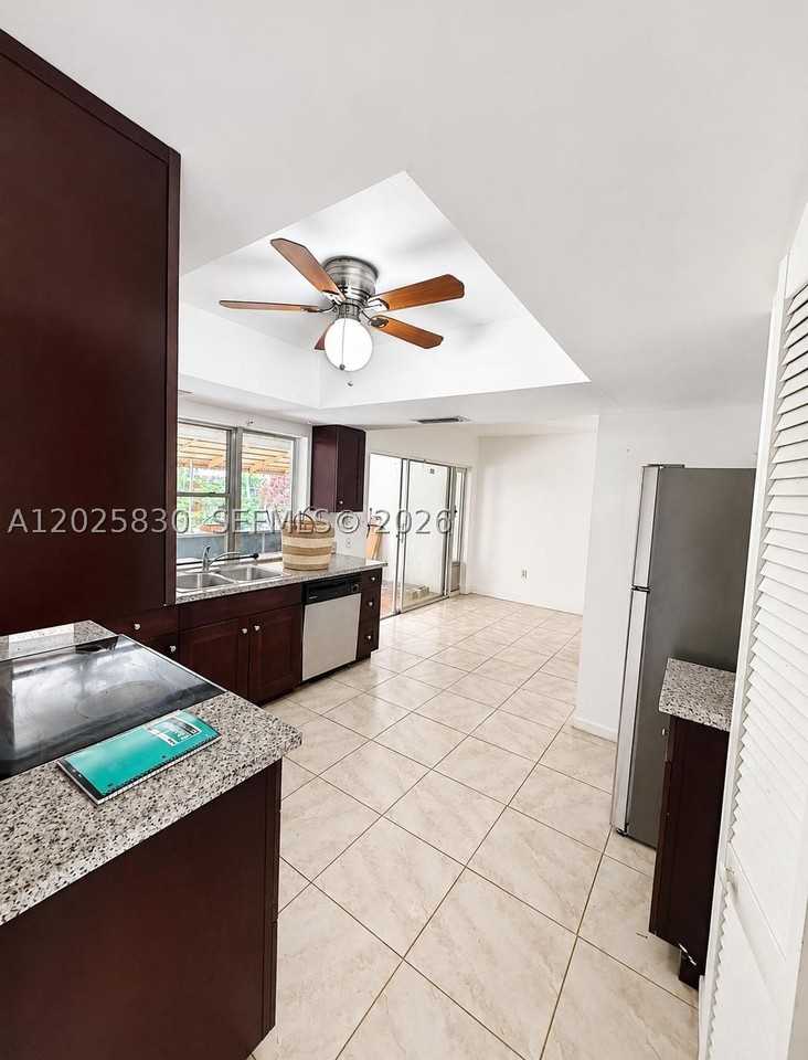 6560 Nw 25th Ct - Photo 5 of 12