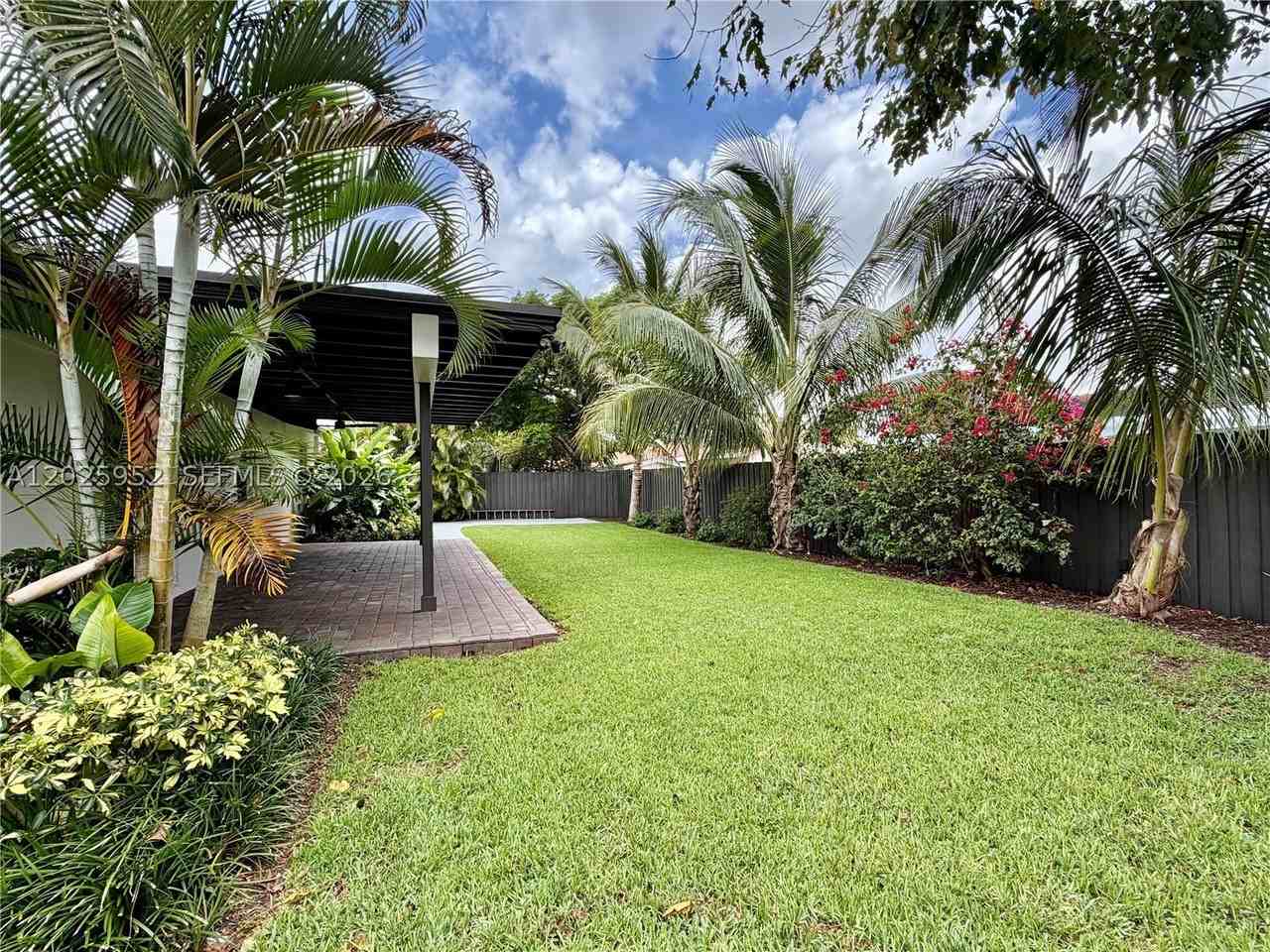 7711 Sw 131st Ave #7711 - Photo 7 of 45