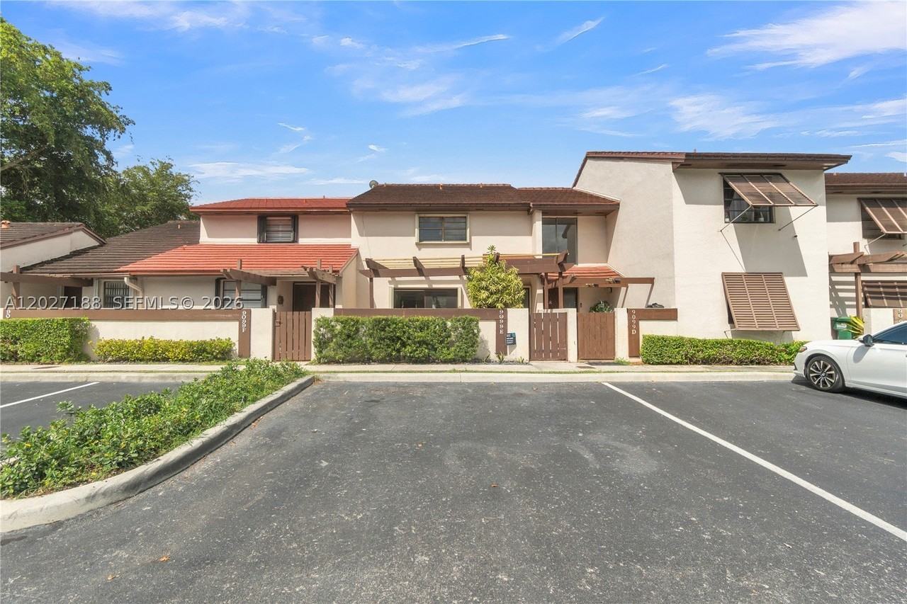 9099 Sw 133rd Ct #E - Photo 3 of 29