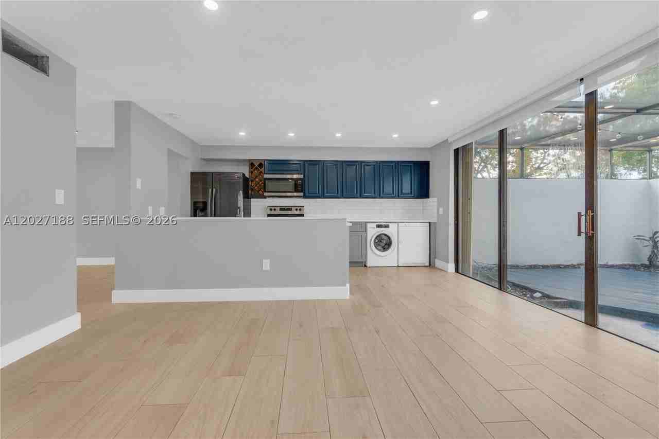 9099 Sw 133rd Ct #E - Photo 5 of 29