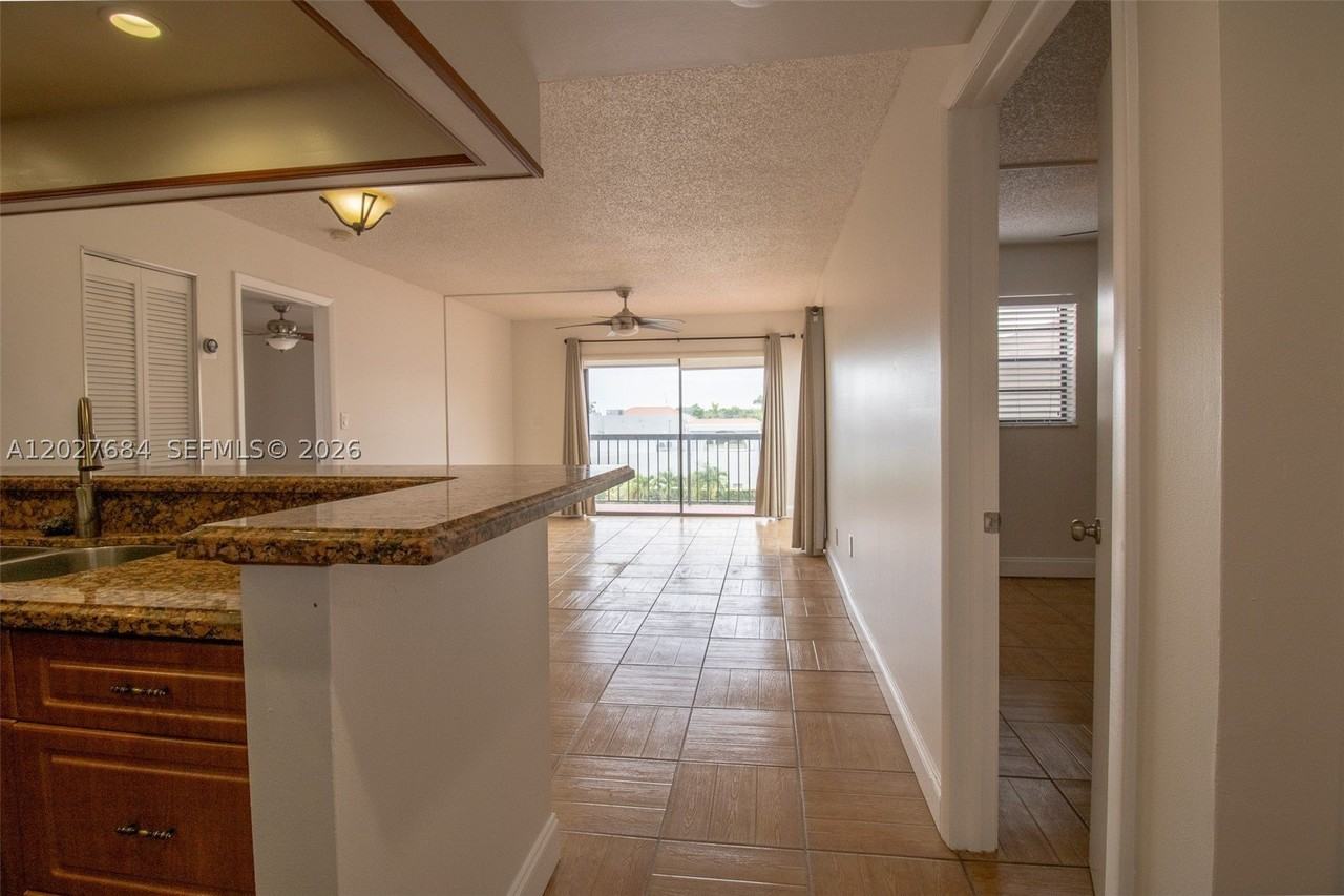 995 Sw 84th Ave #408