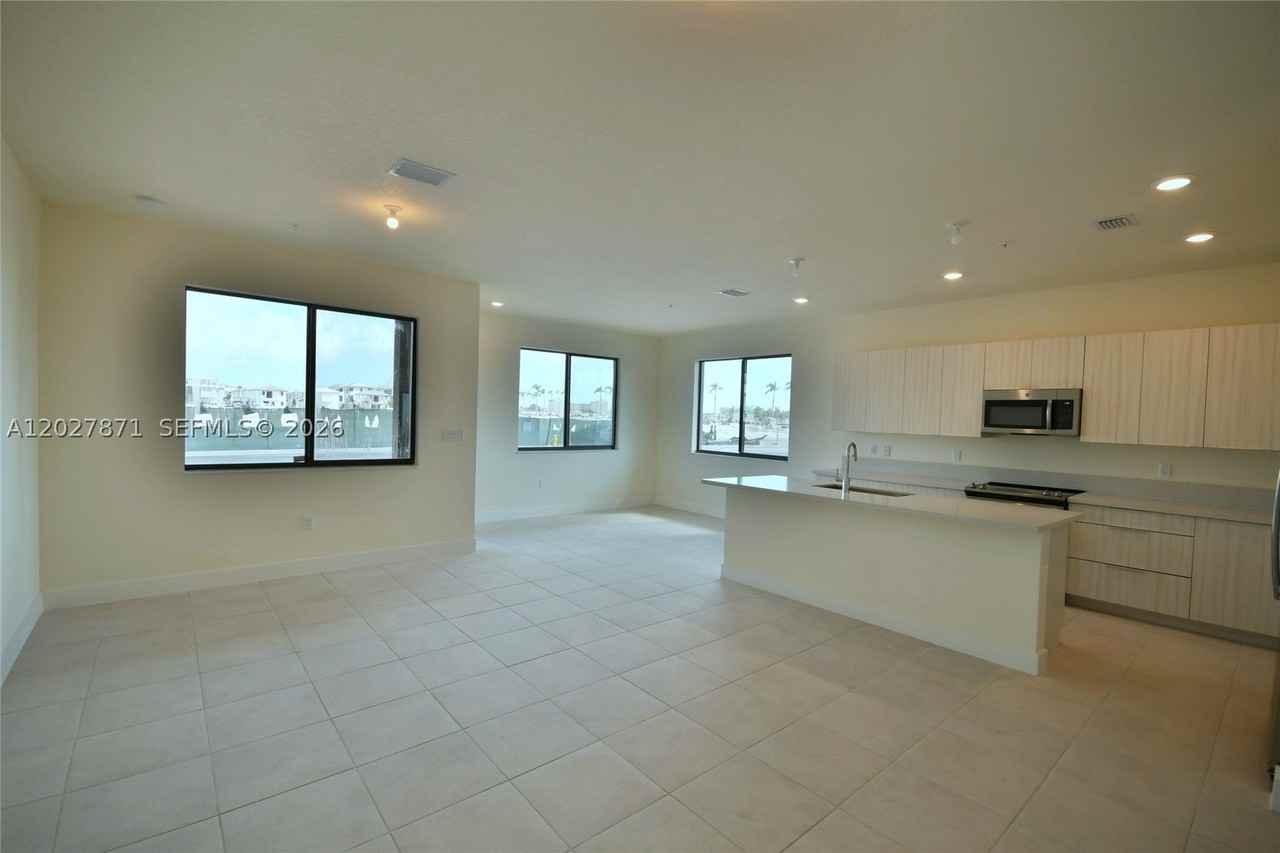 4700 Nw 84th Ave #18 - Photo 2 of 21