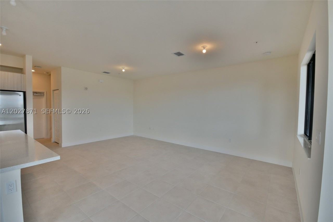 4700 Nw 84th Ave #18 - Photo 3 of 21