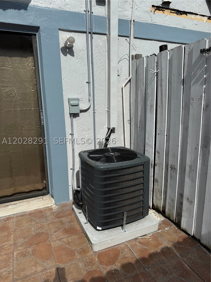 11789 Sw 18th St #4-30 - Photo 7 of 28
