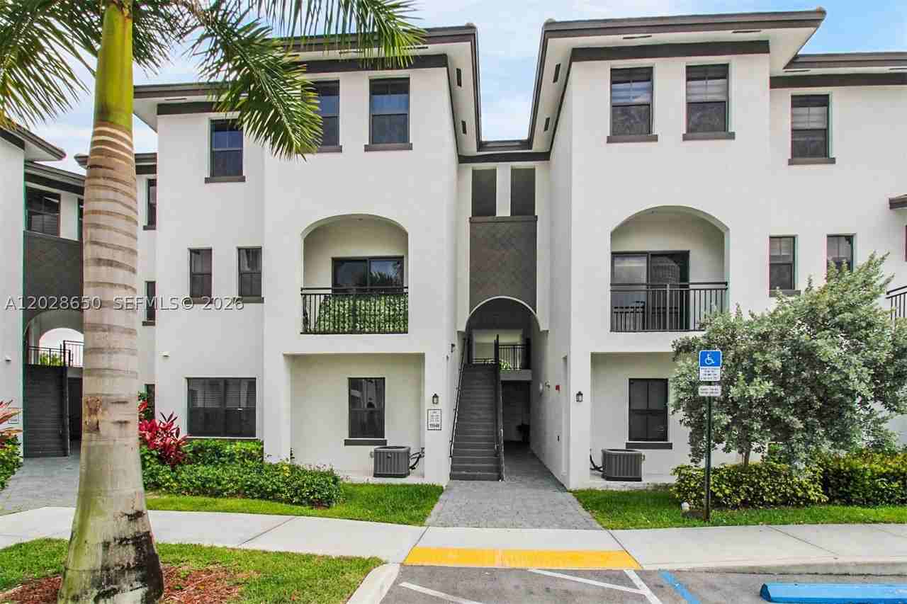 15540 Sw 136th St #4-216