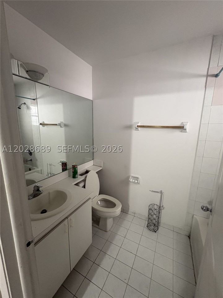 2232 W 74th Ter #40C - Photo 6 of 8