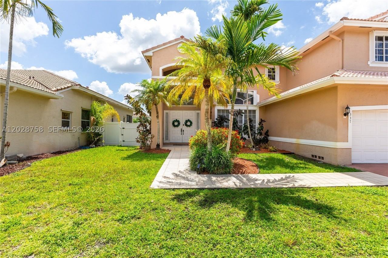 337 Sw 188th Ter #0 - Photo 4 of 50