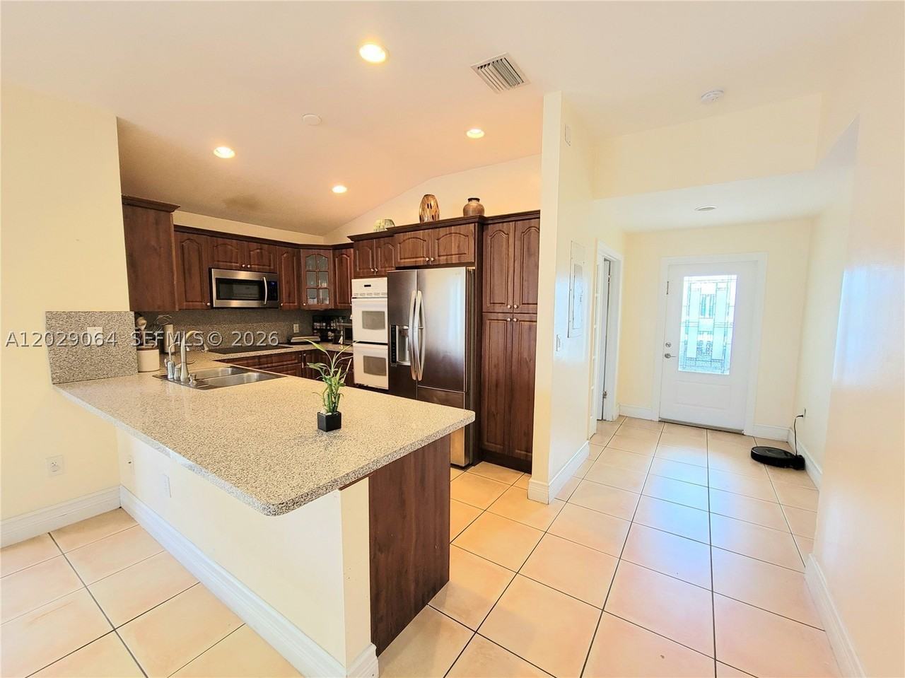 5267 Nw 186th Ln - Photo 4 of 24