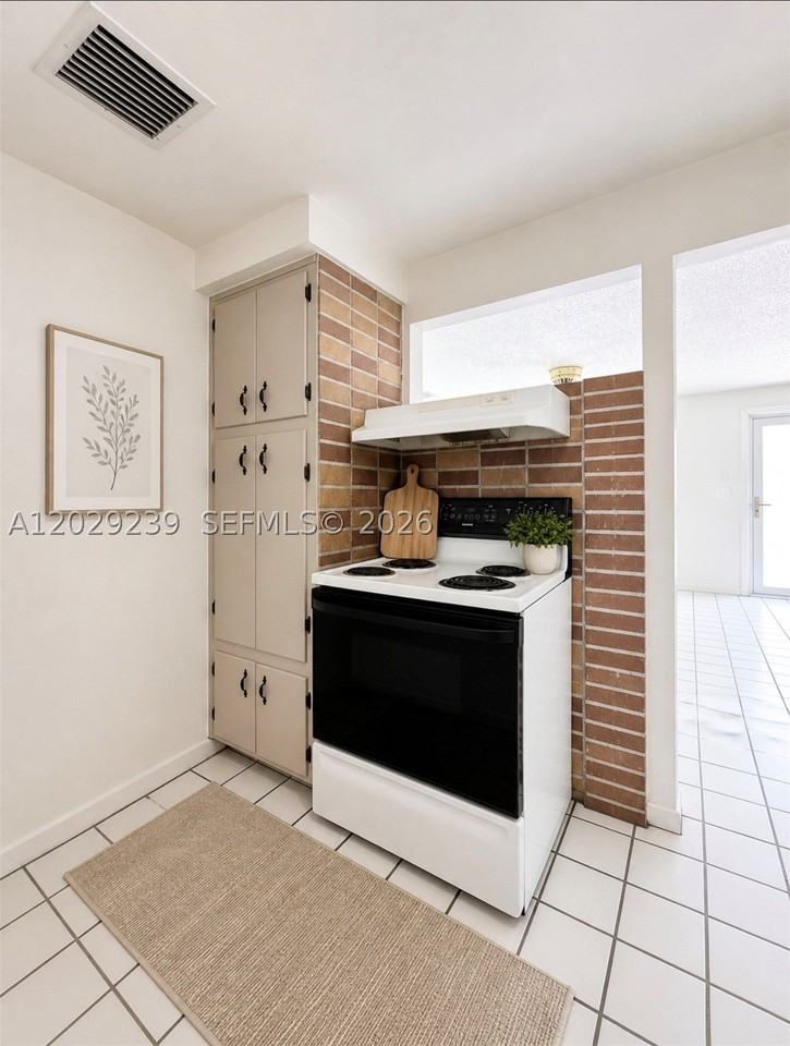 2040 Nw 29th Ter #2040 - Photo 2 of 5