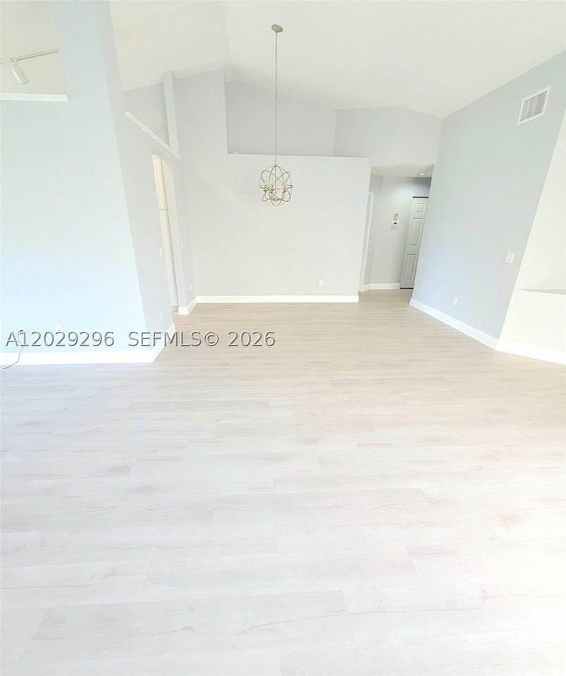 17317 Boca Club Blvd #8 - Photo 5 of 26