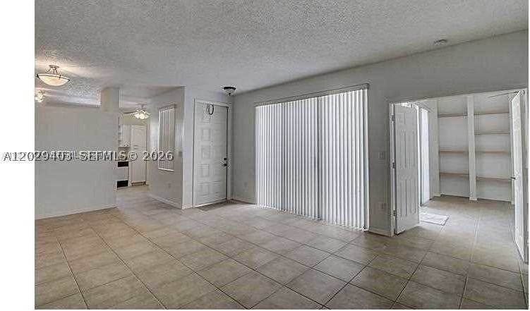 960 Corkwood St - Photo 3 of 15