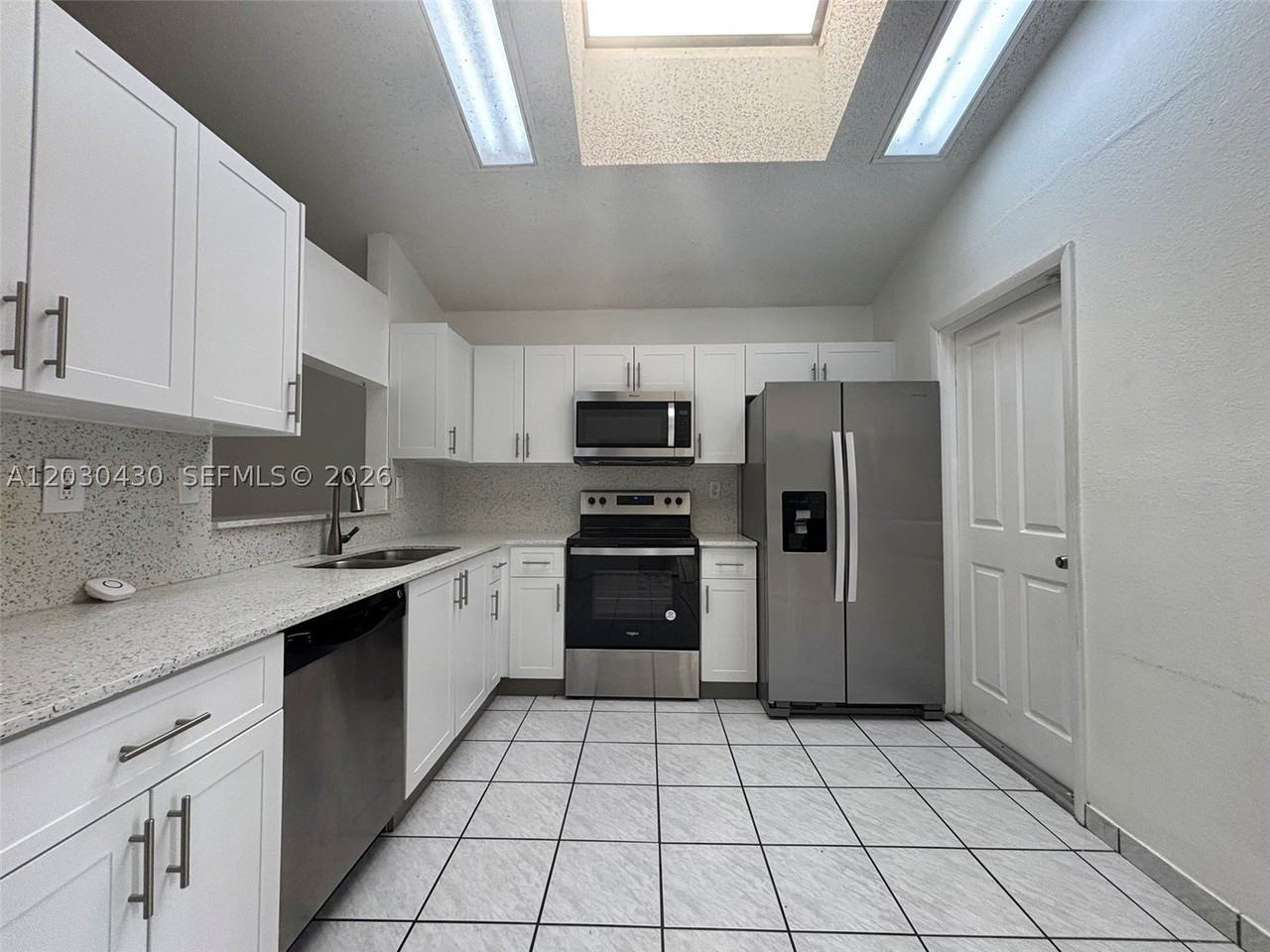12713 Sw 146th Ln #0 - Photo 5 of 19