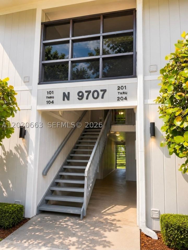 9707 Hammocks Blvd #103 - Photo 6 of 16