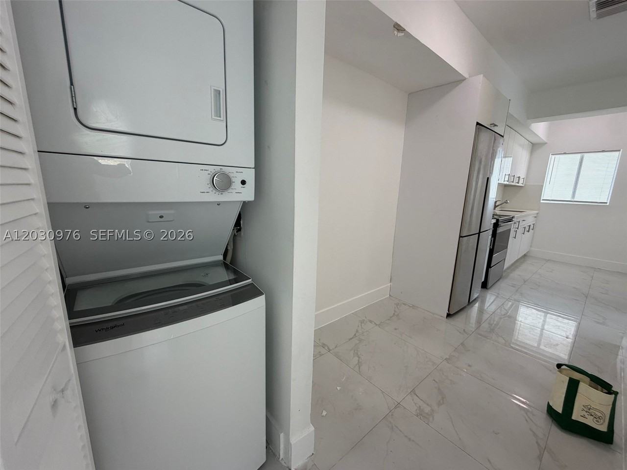 115 Sw 11th Ave #1 - Photo 5 of 13