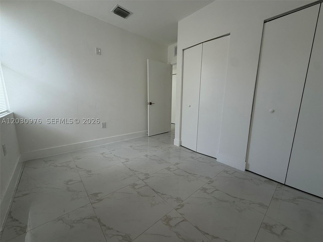 115 Sw 11th Ave #1 - Photo 7 of 13