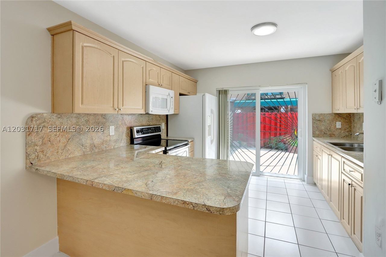 7732 W 29th Way #102 - Photo 5 of 14