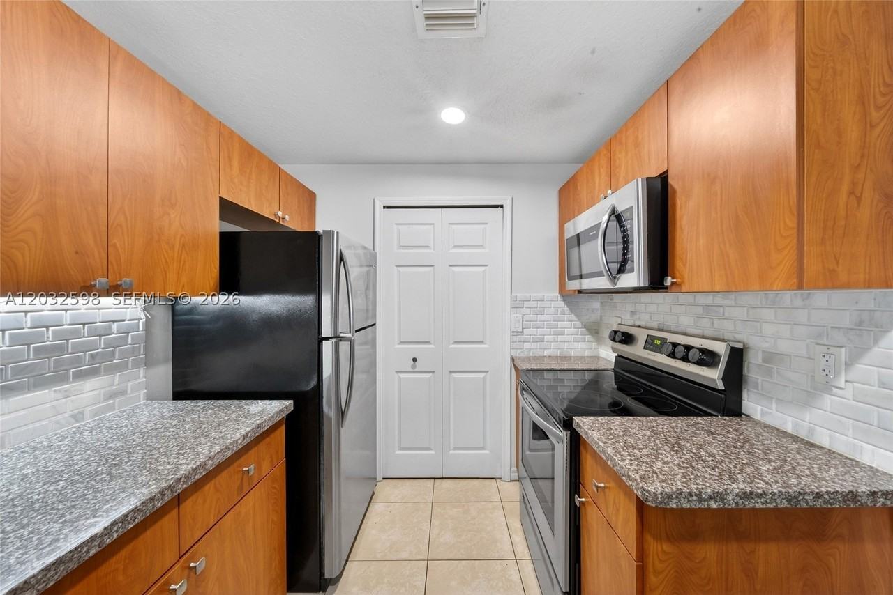 6670 Nw 114th Ave #602 - Photo 2 of 34