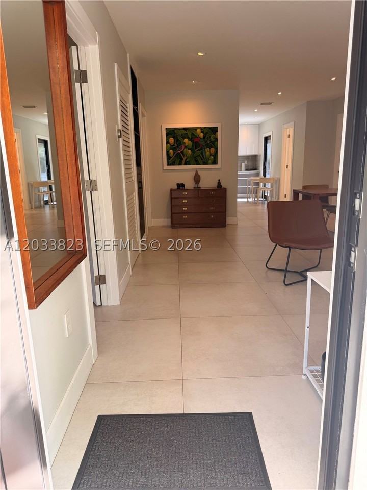 360 Nw 40th St #0 - Photo 2 of 31
