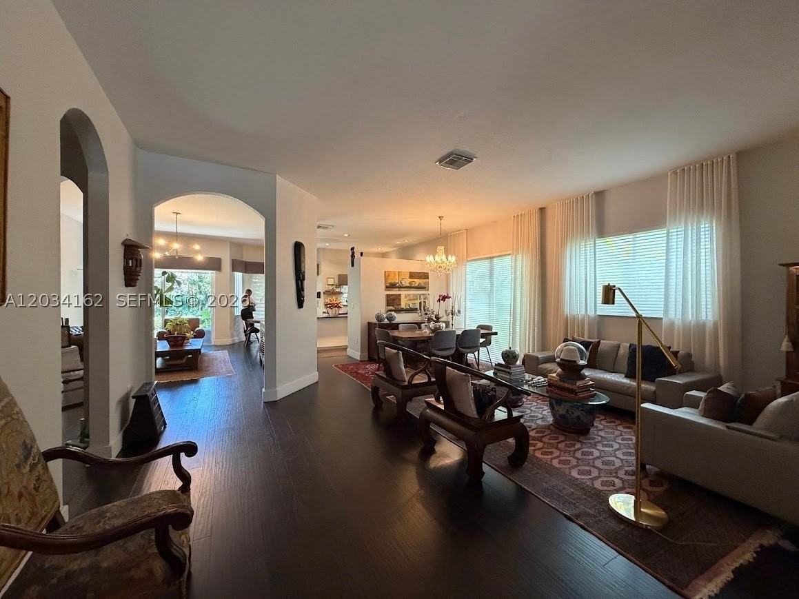 10900 Nw 72nd St - Photo 3 of 27