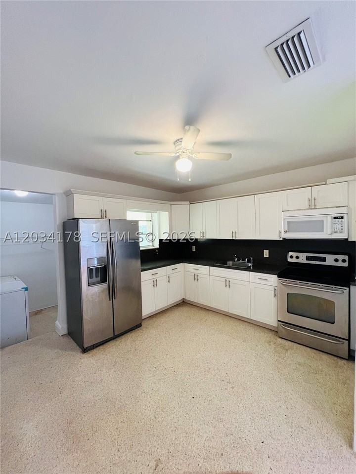 103 Sw 80th Ave #103 - Photo 4 of 15