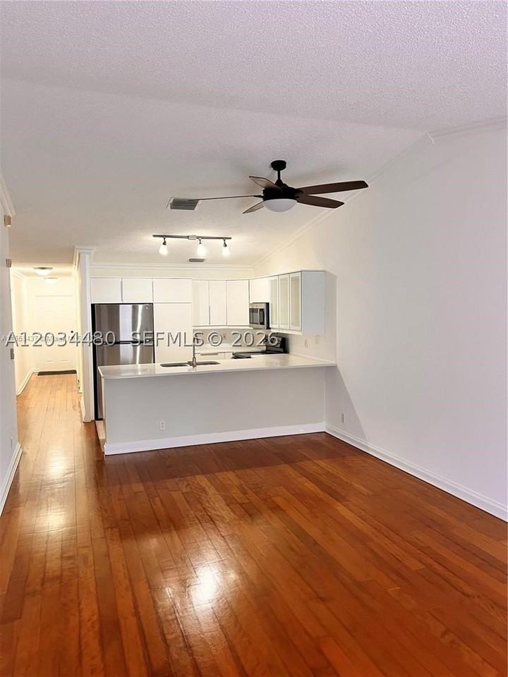 11281 Sw 18th Ct #11281 - Photo 4 of 17