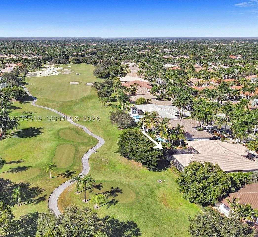 2501 Poinciana Dr #0 - Photo 4 of 40