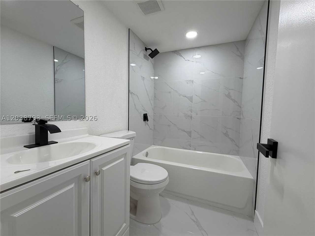 3540 N University Dr #C6 - Photo 4 of 9