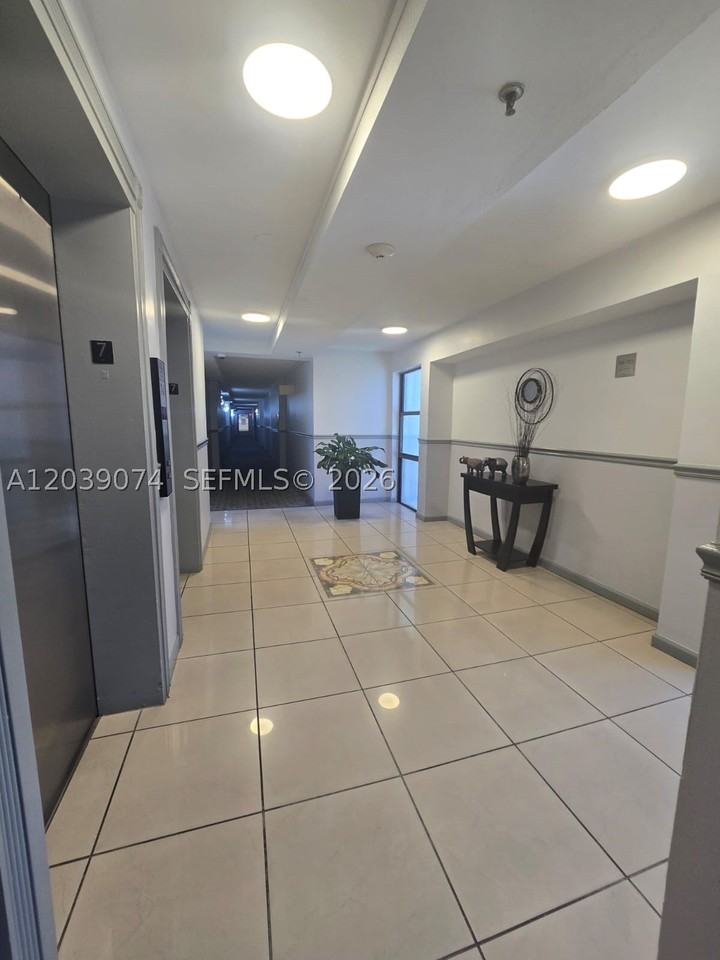 16919 N Bay Rd #705 - Photo 6 of 38
