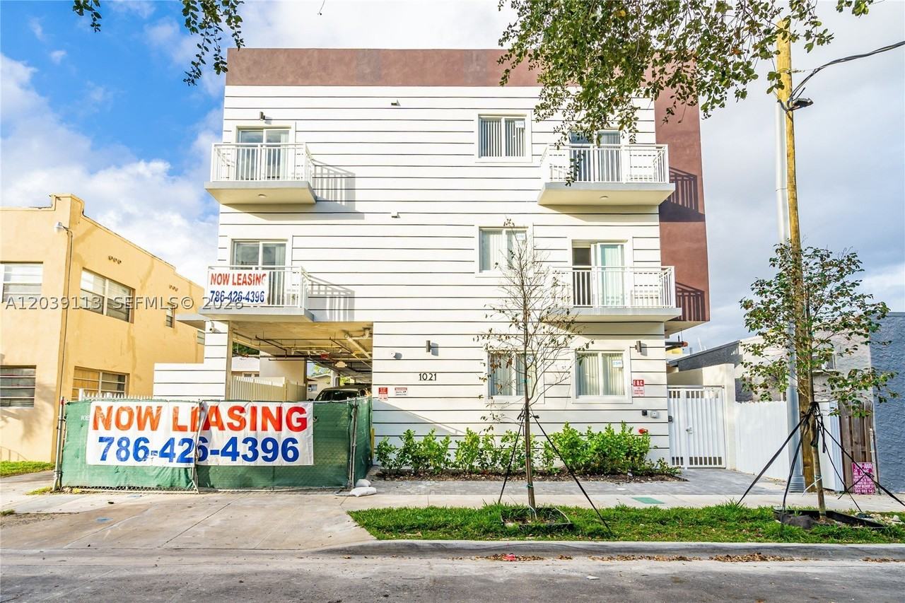 1021 Nw 1st St #302