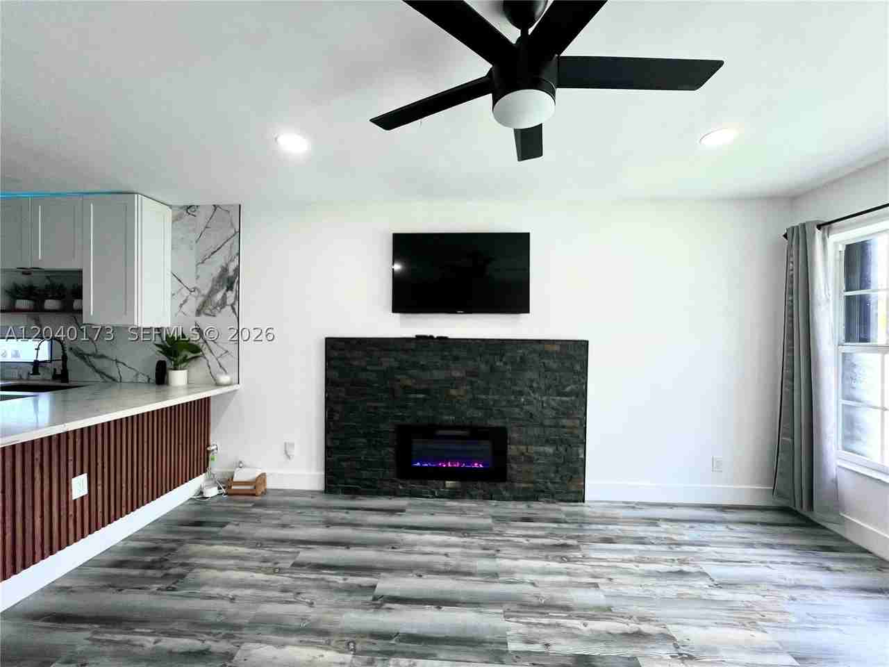 2425 Sw 26th Ln - Photo 6 of 22