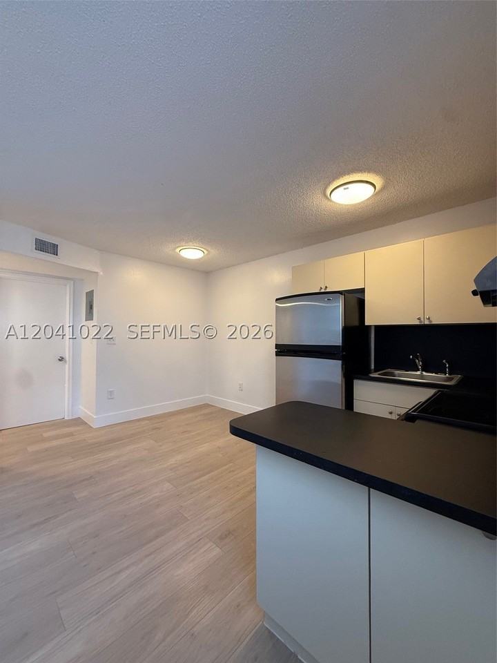 131 Nw 77th St #1 - Photo 5 of 15