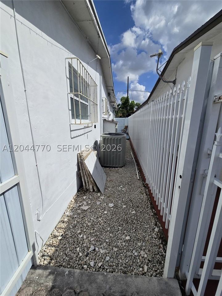 4255 Nw 167th Ter #EFF - Photo 5 of 37