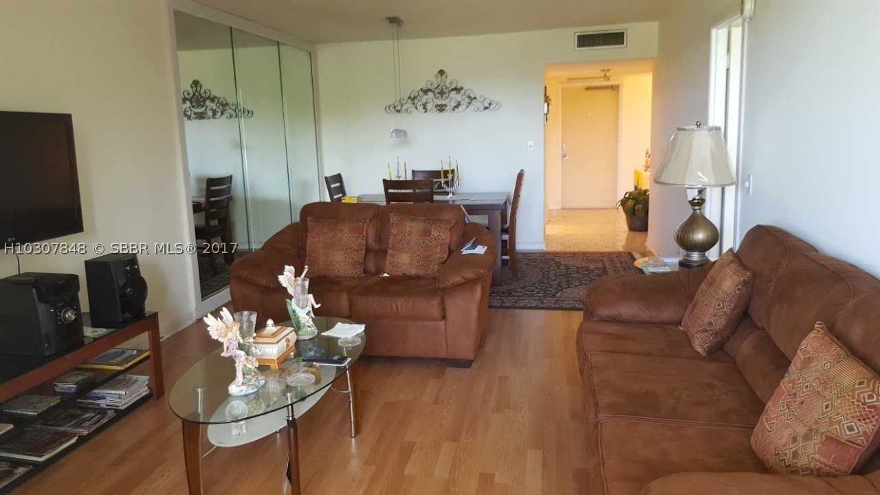 2851 S Palm Aire Dr #506 - Photo 2 of 6