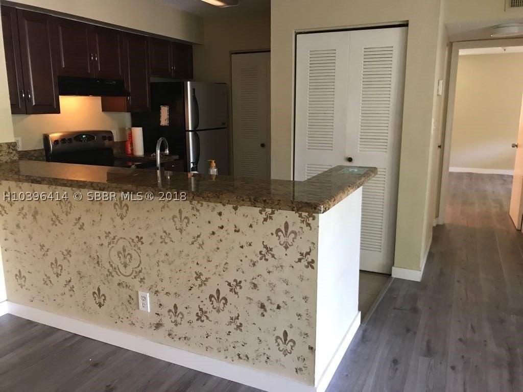 640 S Park Rd #28-4 - Photo 5 of 11