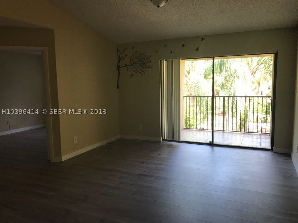 640 S Park Rd #28-4 - Photo 6 of 11