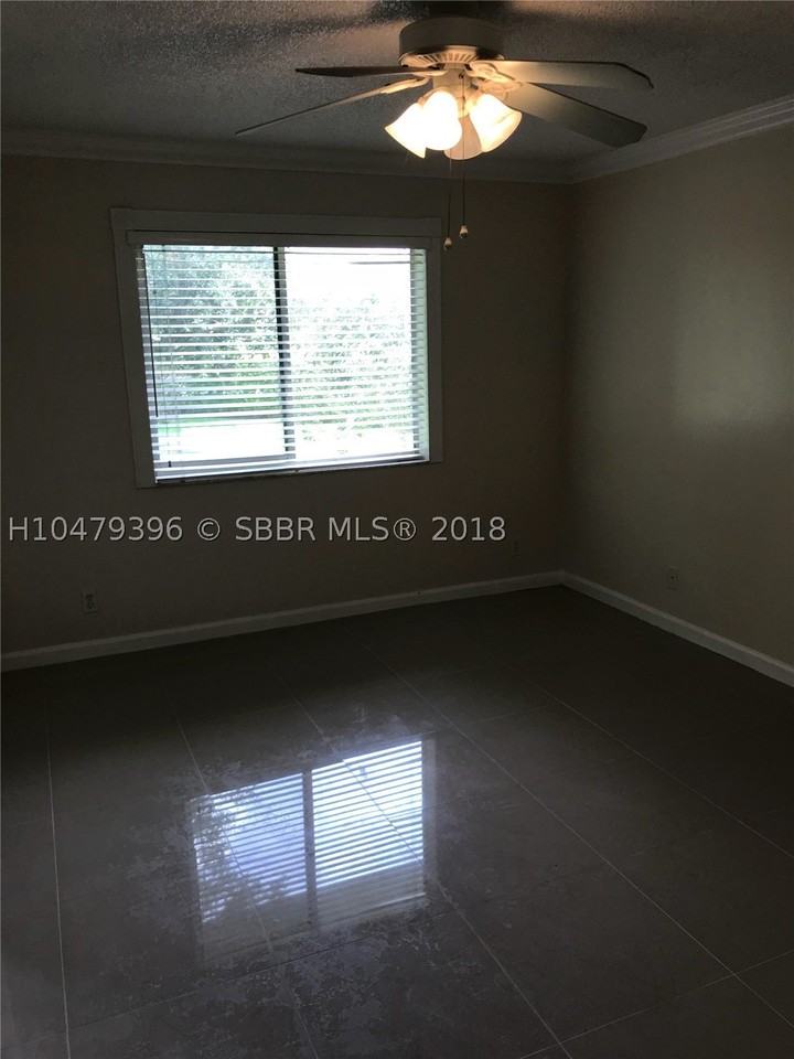 107 Gardens Dr #202 - Photo 5 of 12