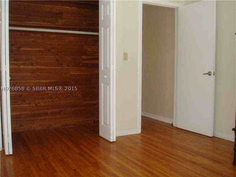 904 Wallace St - Photo 4 of 8